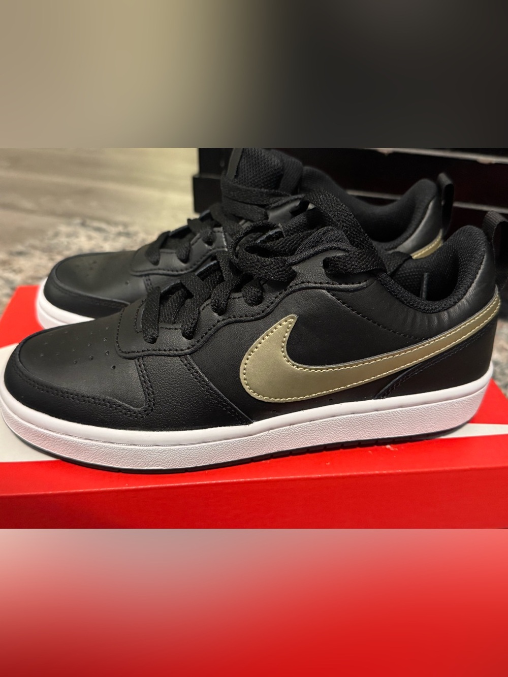 NWT Nike Kids Court Borough Low 2 - 5Y